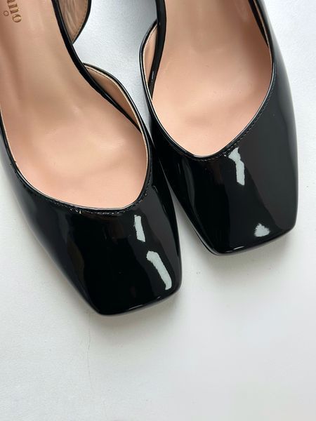 Босоніжки &laquo;Noir Gloss&raquo; з глянцевої екошкіри 10001126 фото